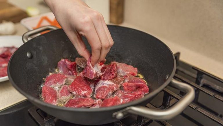 Tips Membuat Daging Cepat Empuk dengan Cara Praktis untuk Masakan Rumahan