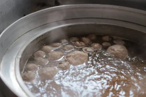 Penyebab Bakso Menyusut Setelah Direbus dan Cara Mencegahnya